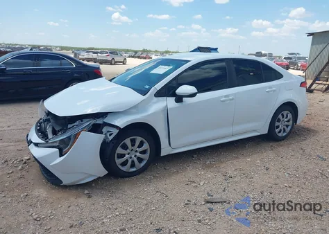 2022 Toyota Corolla Le z USA, uszkodzony, nr VIN 5YFEPMAE0NP360076